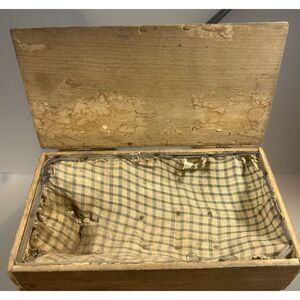 Antique Factory Michigan Customized Cigar Wood‎ Box Hinged Fabric Lined Tufted